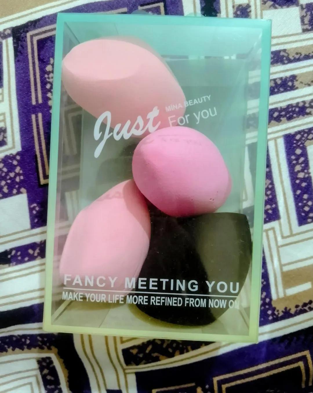4 Pcs Multicolor Beauty Blenders for Flawless Makeup