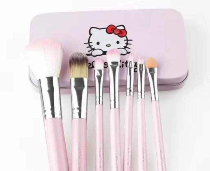 7-Piece Makeup Brush Set for Flawless Makeup at Home